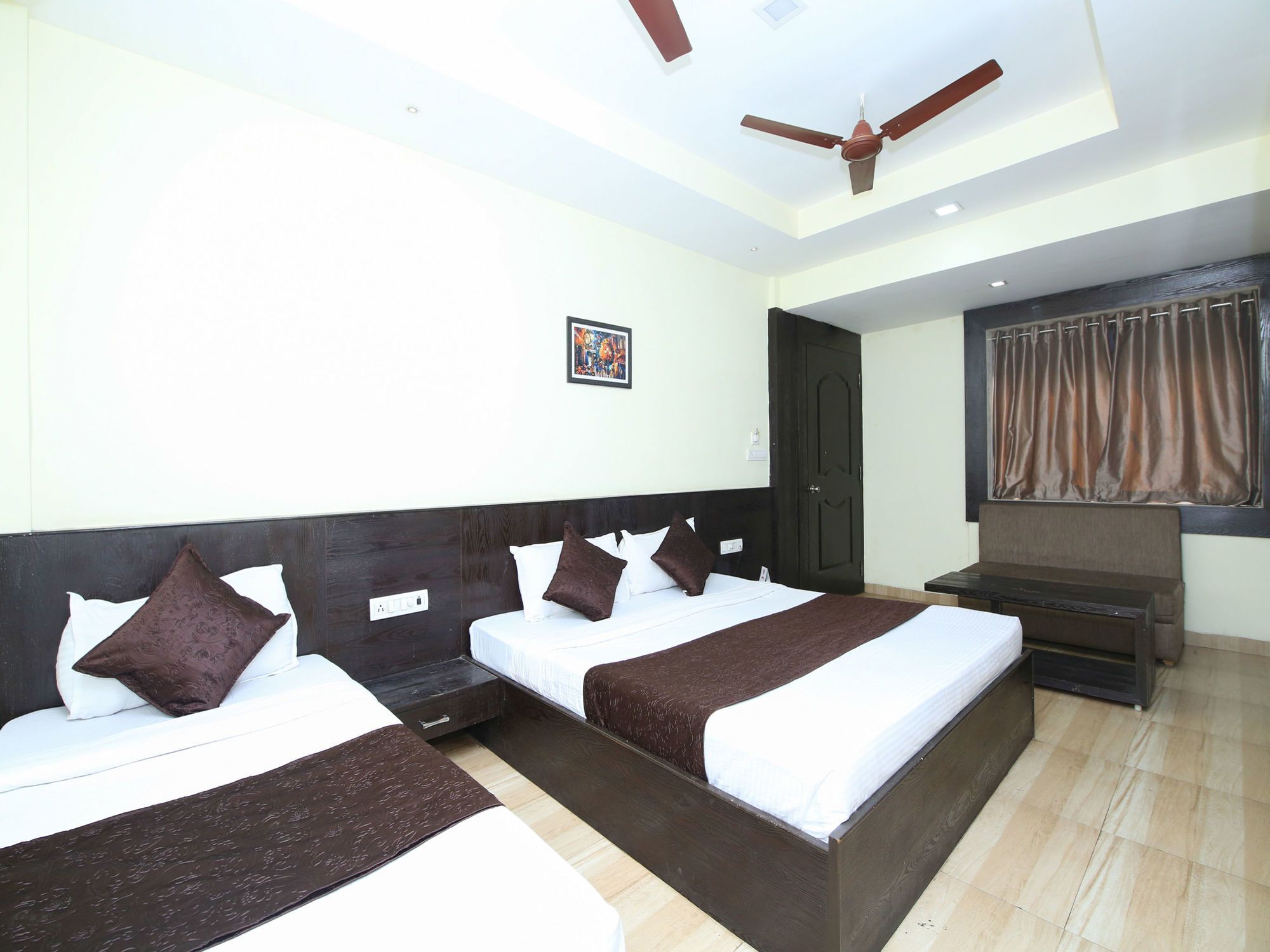 Oyo 2155 Hotel Wardhman Jabalpur Dış mekan fotoğraf
